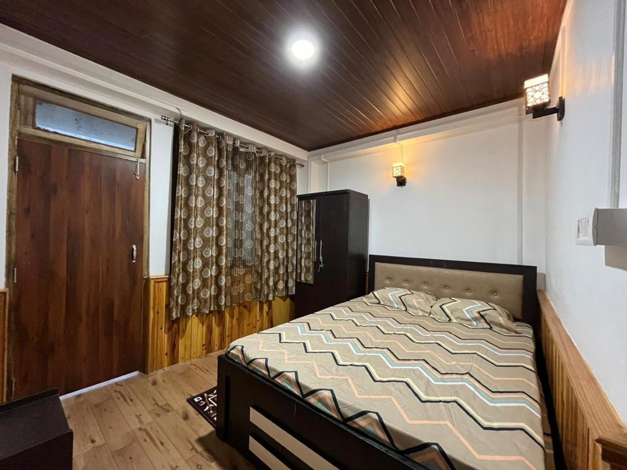 Hangkhim Homestay *